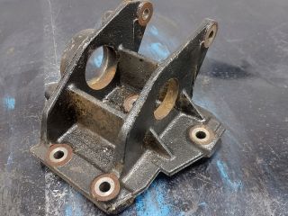 bontott OPEL MOVANO Jobb első Féltengely Tartó