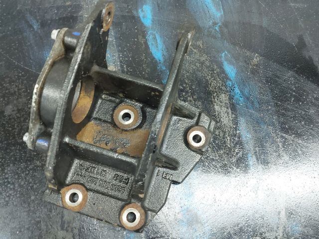 bontott OPEL MOVANO Jobb első Féltengely Tartó