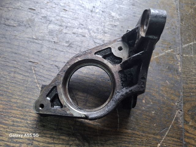 bontott OPEL MOVANO Jobb első Féltengely Tartó