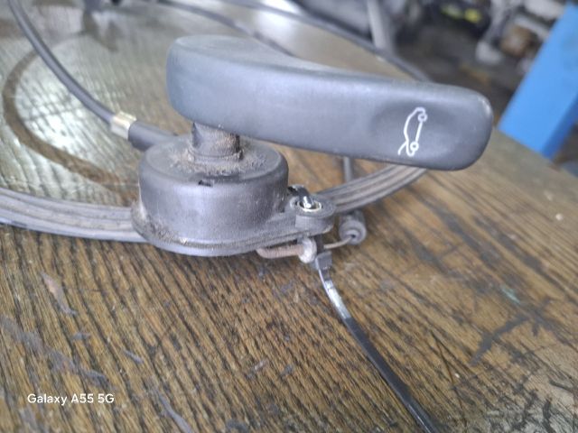 bontott OPEL MOVANO Motorháztető Nyitó Kar / Gomb