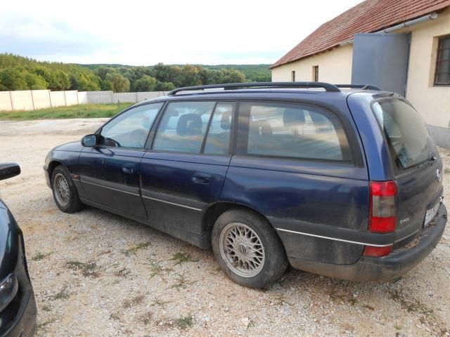 bontott OPEL OMEGA Porlasztó Sor / Híd