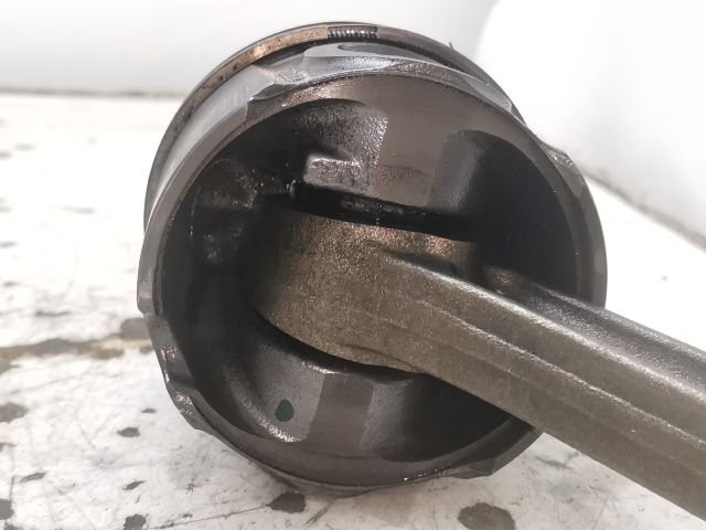 bontott OPEL OMEGA Dugattyú és Hajtókar