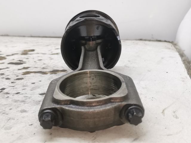 bontott OPEL OMEGA Dugattyú és Hajtókar