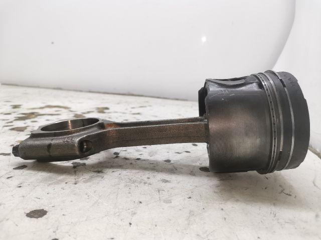 bontott OPEL OMEGA Dugattyú és Hajtókar