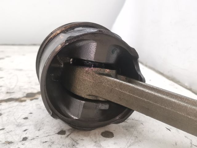 bontott OPEL OMEGA Dugattyú és Hajtókar