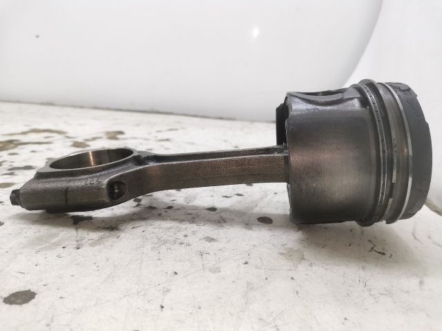 bontott OPEL OMEGA Dugattyú és Hajtókar