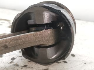 bontott OPEL OMEGA Dugattyú és Hajtókar