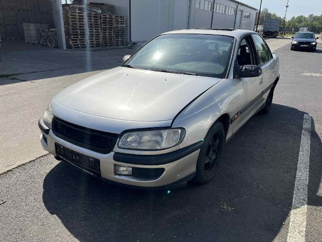 bontott OPEL OMEGA Bal Fényszóró