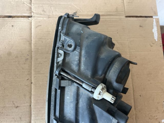 bontott OPEL OMEGA Bal Fényszóró