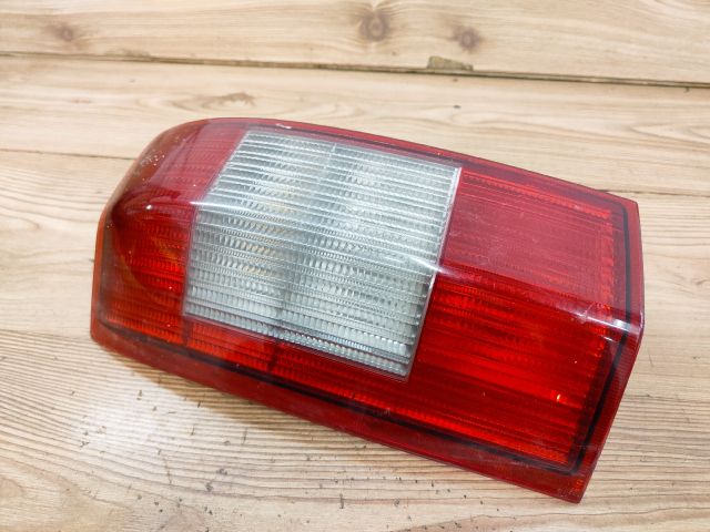 bontott OPEL OMEGA Bal Hátsó Lámpa