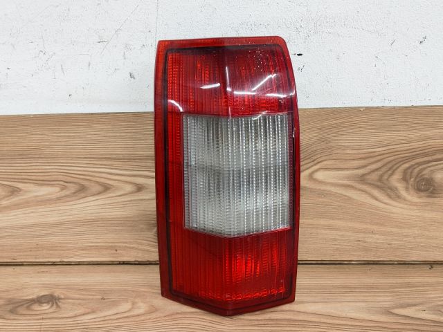 bontott OPEL OMEGA Bal Hátsó Lámpa