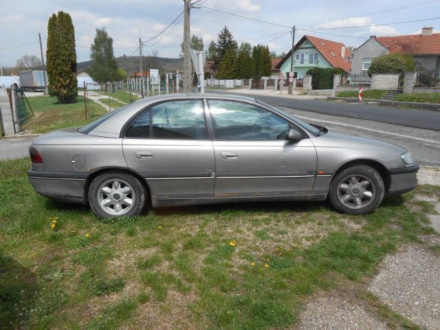 bontott OPEL OMEGA Bal Napellenző