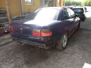 bontott OPEL OMEGA Csomagtérajtó Kilincs