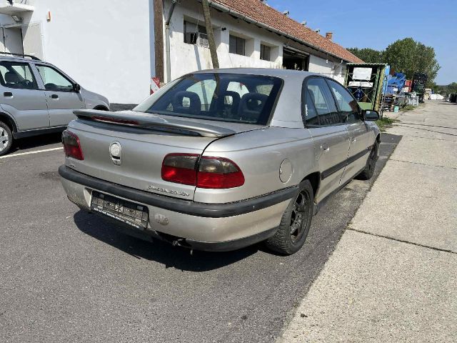 bontott OPEL OMEGA Csomagtérajtó (Üres lemez)
