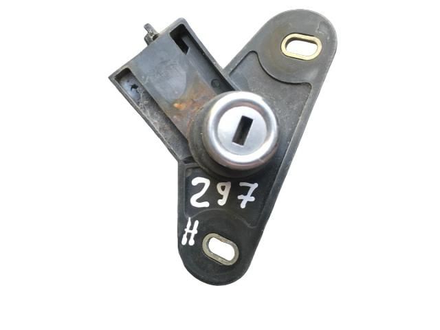 bontott OPEL OMEGA Csomagtérajtó Zárbetét