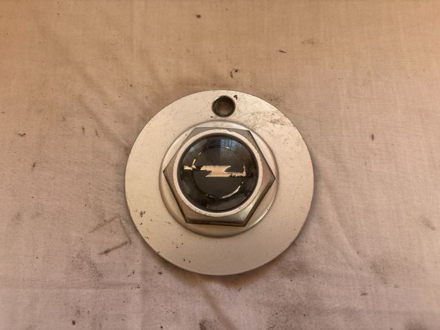 bontott OPEL OMEGA Felniközép (1 db)