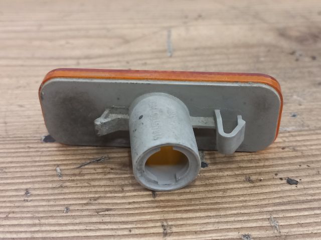 bontott OPEL OMEGA Jobb első Sárvédő Irányjelző