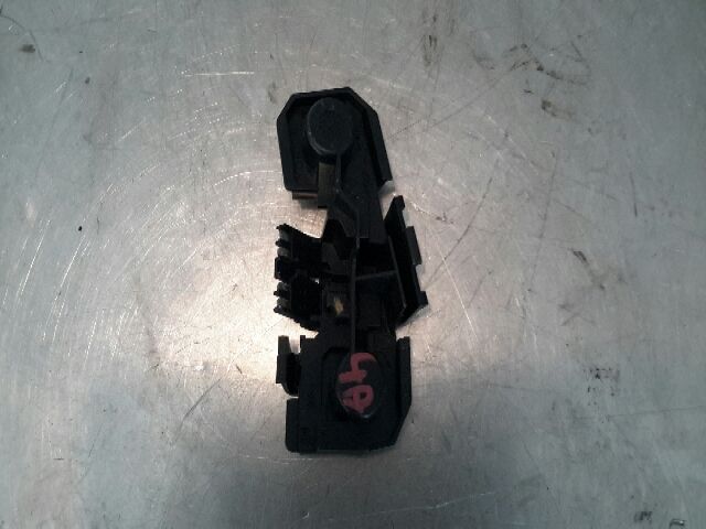 bontott OPEL OMEGA Jobb Hátsó Lámpa Foglalat