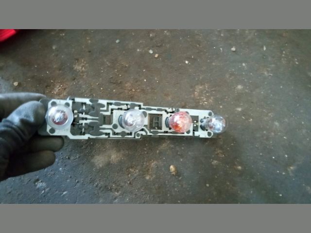 bontott OPEL OMEGA Jobb Hátsó Lámpa Foglalat