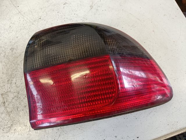 bontott OPEL OMEGA Jobb Hátsó Lámpa