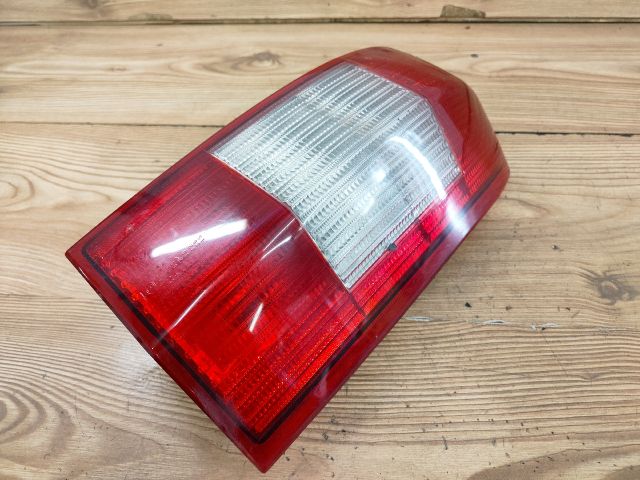 bontott OPEL OMEGA Jobb Hátsó Lámpa