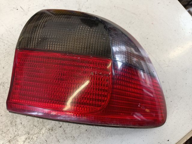 bontott OPEL OMEGA Jobb Hátsó Lámpa