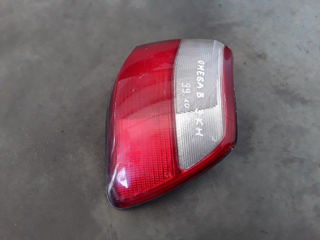 bontott OPEL OMEGA Jobb Külső Hátsó Lámpa