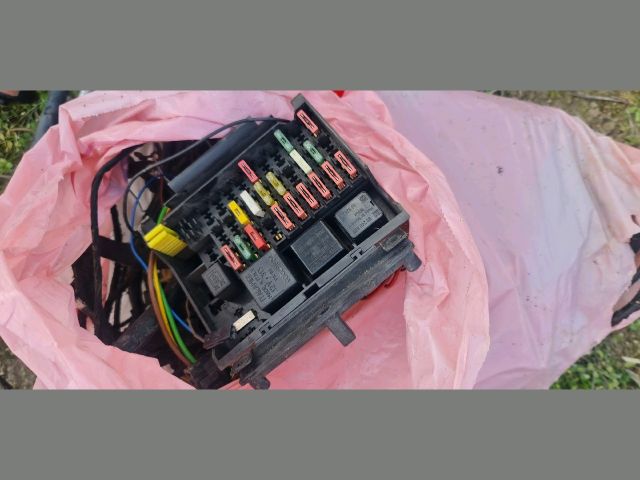 bontott OPEL OMEGA Középkonzol Keret