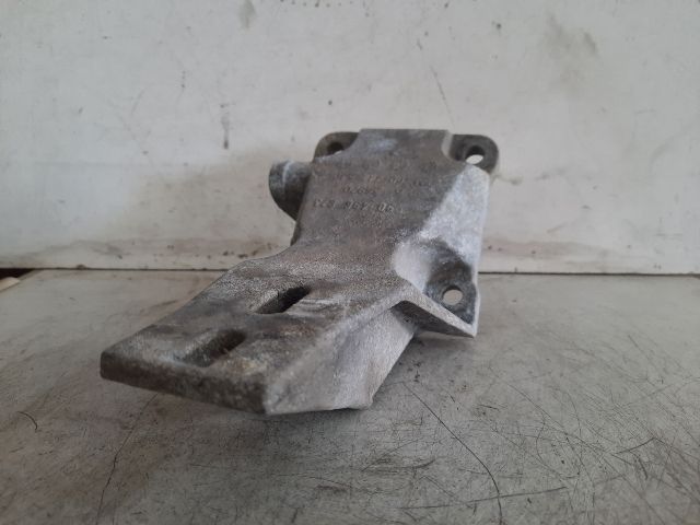 bontott OPEL OMEGA Motor Tartó Bak (Fém)