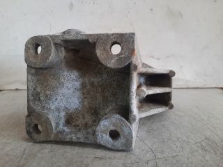 bontott OPEL OMEGA Motor Tartó Bak (Fém)