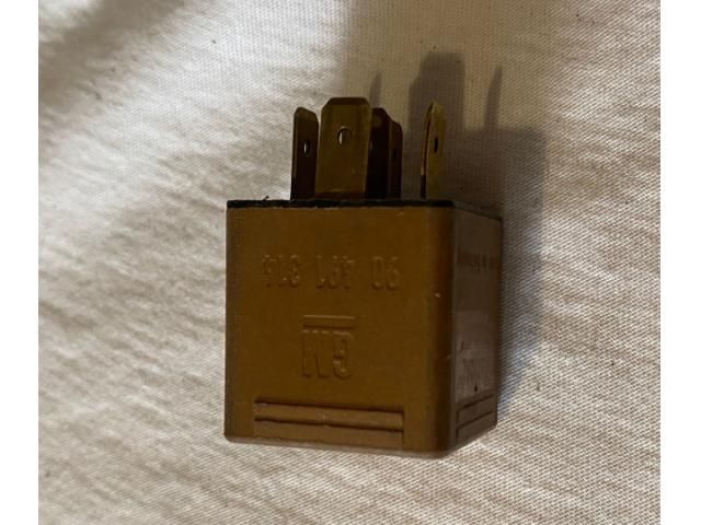 bontott OPEL OMEGA Relé