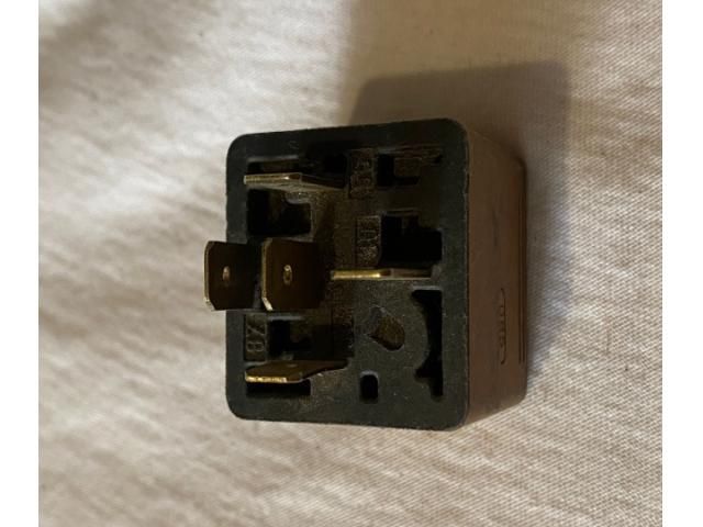 bontott OPEL OMEGA Relé