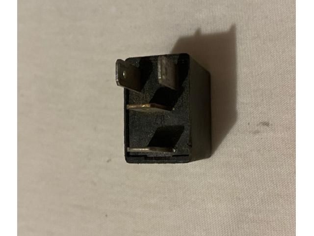 bontott OPEL OMEGA Relé