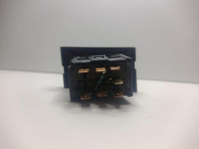 bontott OPEL OMEGA Vészvillogó Kapcsoló