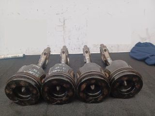 bontott OPEL SIGNUM Dugattyú