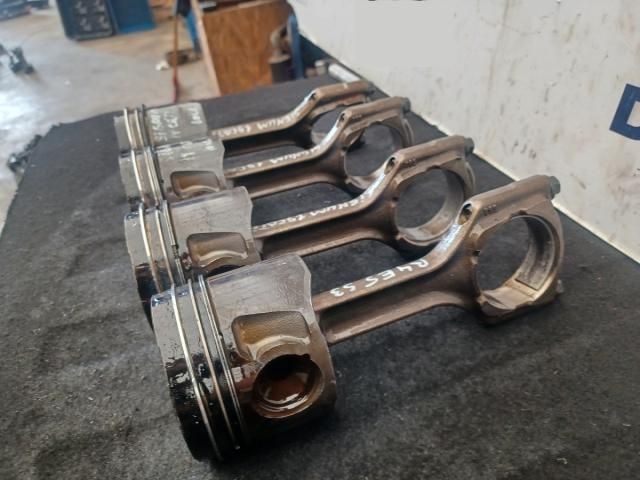 bontott OPEL SIGNUM Dugattyú