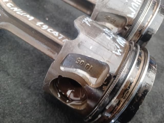 bontott OPEL SIGNUM Dugattyú