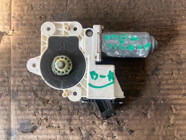 bontott OPEL SIGNUM Bal hátsó Ablakemelő Motor