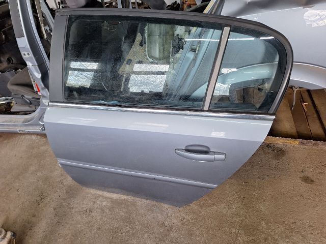 bontott OPEL SIGNUM Bal hátsó Ajtó (Részeivel)