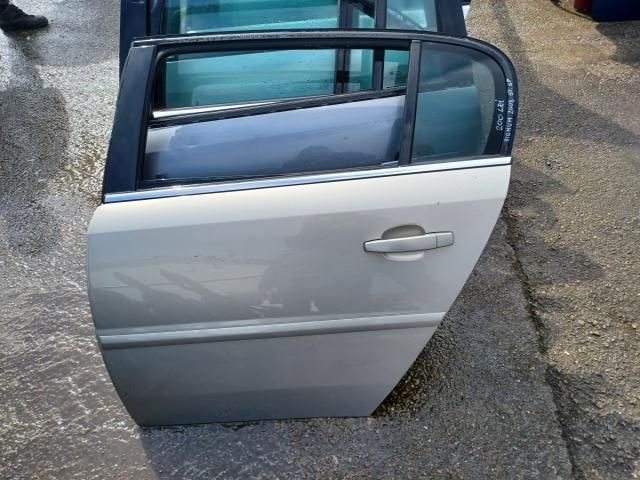 bontott OPEL SIGNUM Bal hátsó Ajtó (Üres lemez)