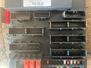 bontott OPEL SIGNUM Biztosítéktábla Csomagtér