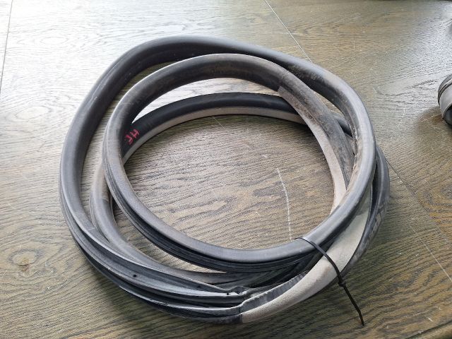 bontott OPEL SIGNUM Jobb hátsó Gumikéder