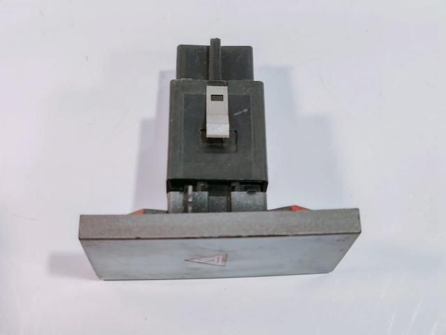 bontott OPEL SIGNUM Vészvillogó Kapcsoló