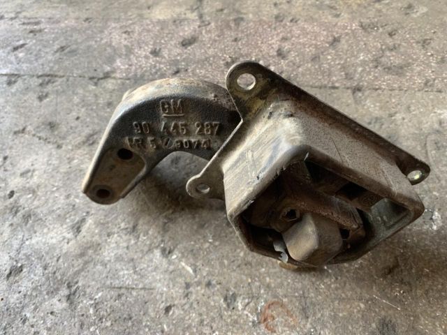 bontott OPEL TIGRA Motor Tartó Bak (Pozíciófüggetlen)