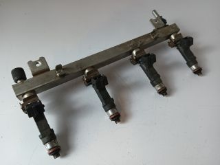 bontott OPEL TIGRA Porlasztó Sor / Híd