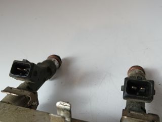 bontott OPEL TIGRA Porlasztó Sor / Híd