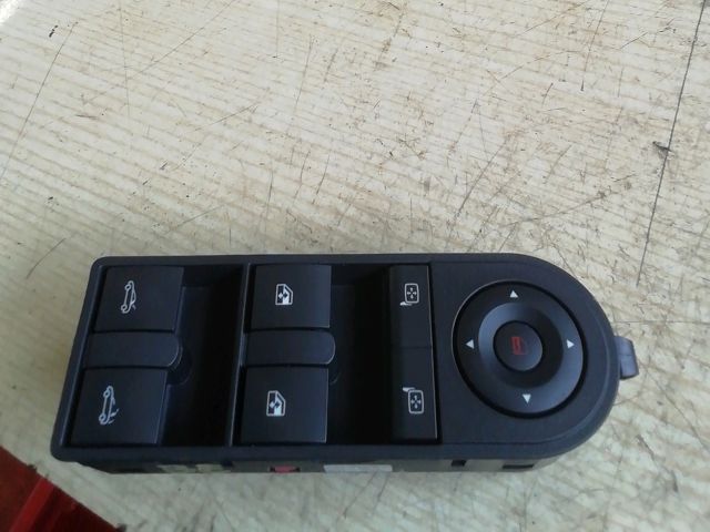 bontott OPEL TIGRA Ablakemelő Kapcsoló Négyes / Kettes