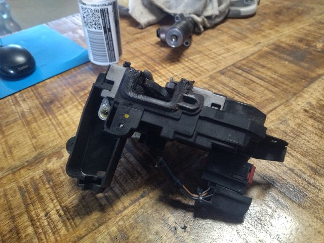 bontott OPEL TIGRA Bal első Ajtózár