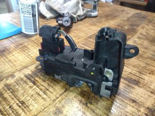 bontott OPEL TIGRA Bal első Ajtózár