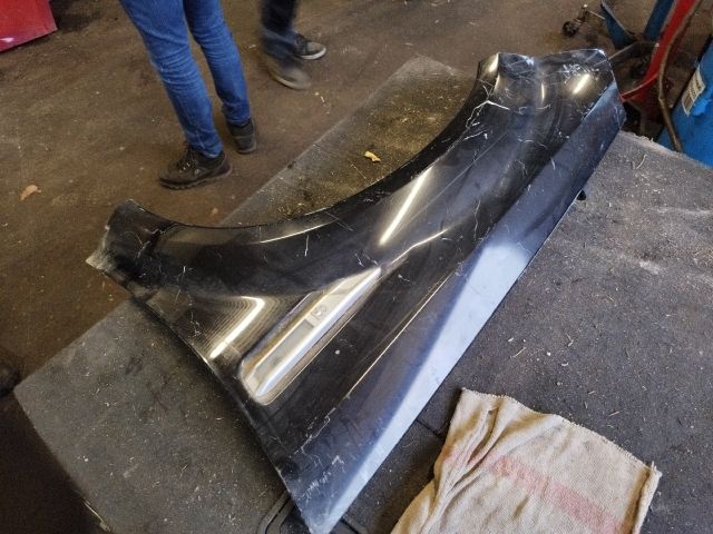 bontott OPEL TIGRA Bal első Sárvédő